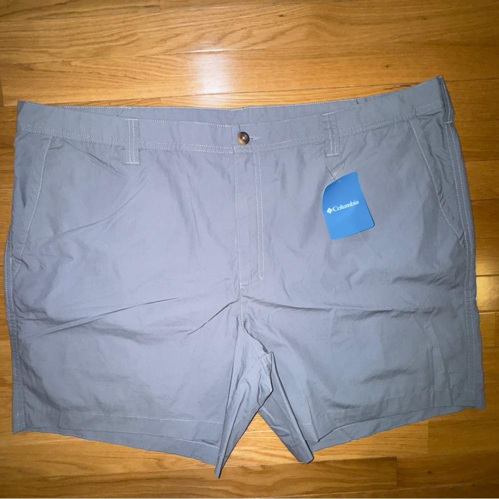 Flat Front Shorts NWT Columbia Size 46” Waist Gray. 8” inseam.